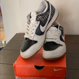 Nike women’s dunk low